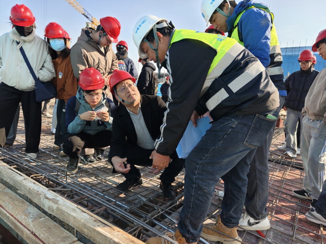 工地变课堂 钢筋工程实践教学锻造新时代建筑工匠