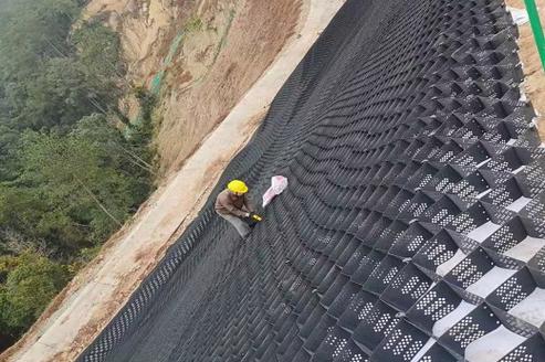 六边形与四边形单元在环保建设工程中的结构优势与专业施工实践
